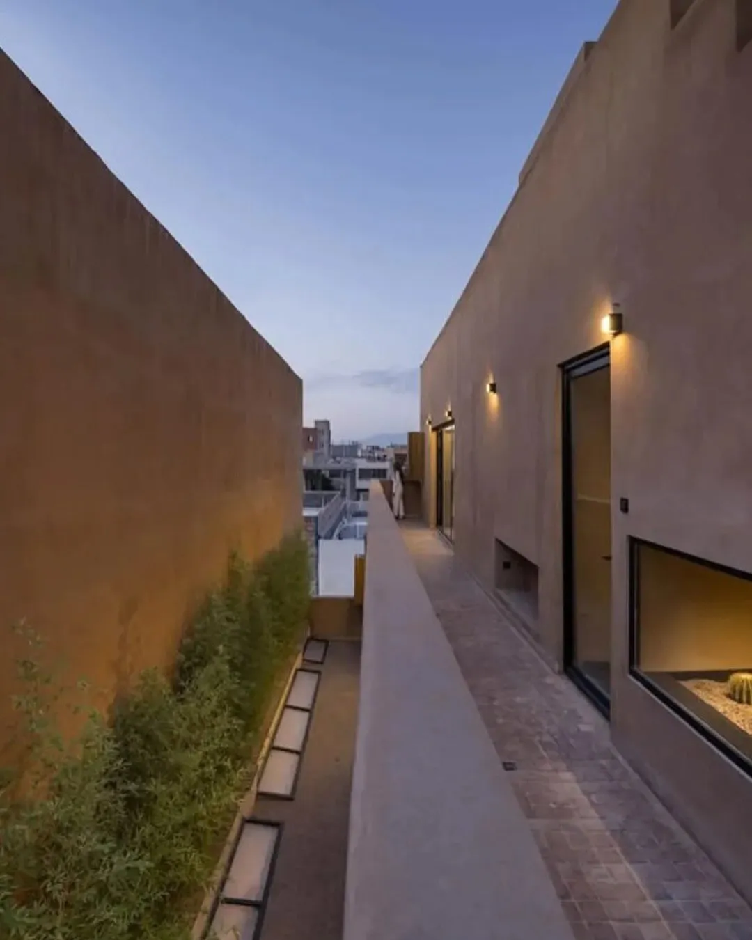 ساختمان نیم رخ کرمان